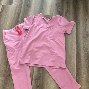 Scrub top scrub bottom